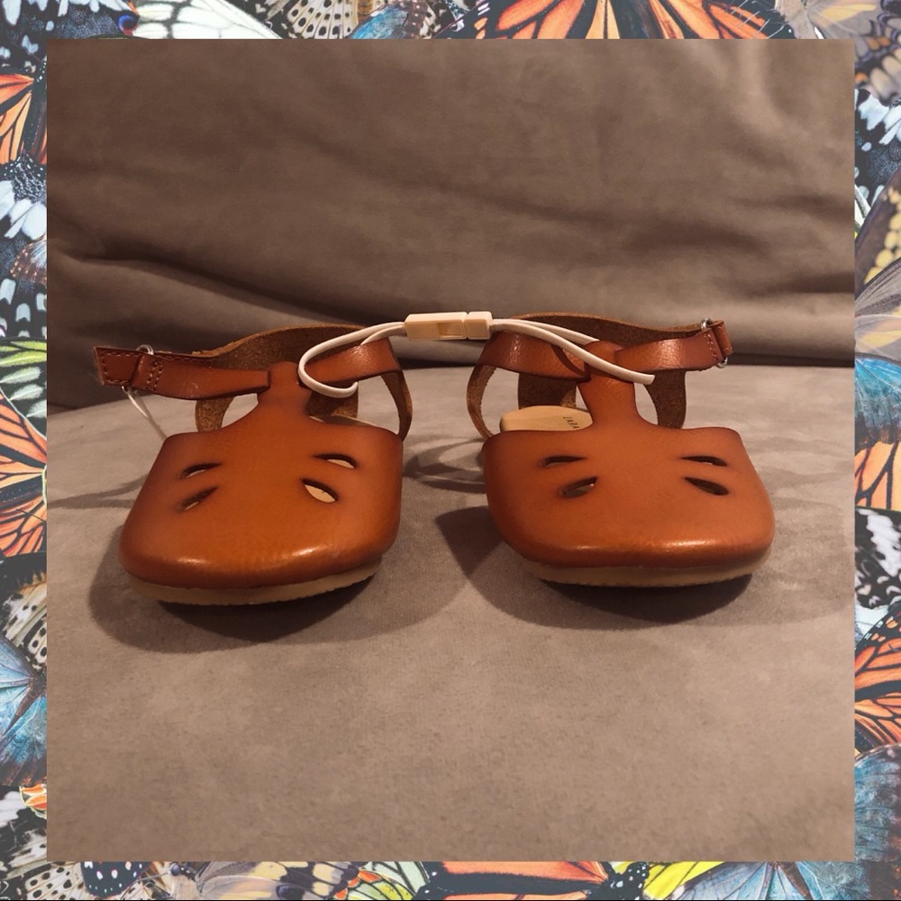 SOLD—Brown Leather Captoe Sandals